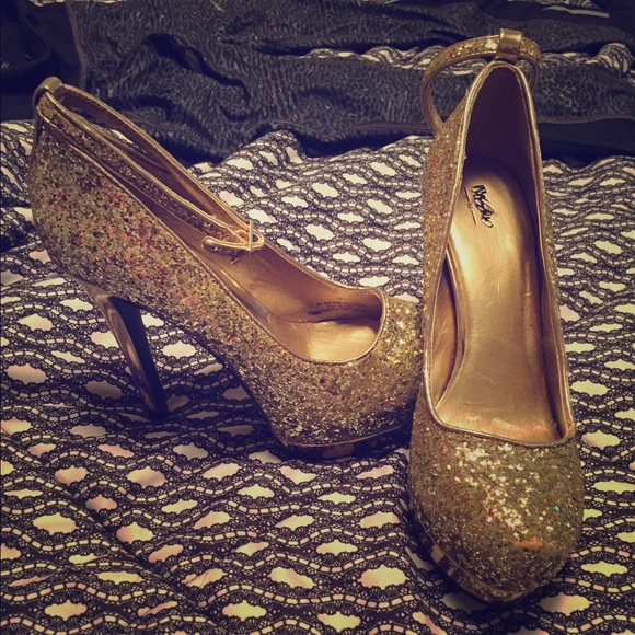 Golden heels ❤️