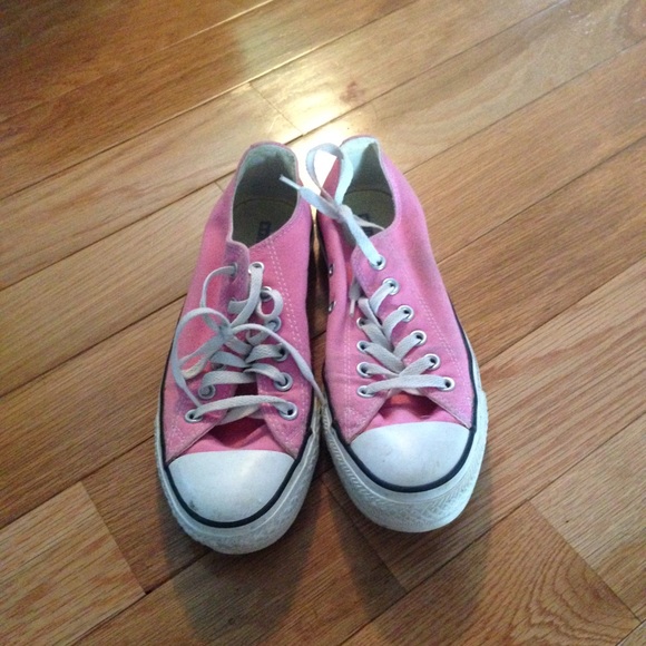 Pink converse