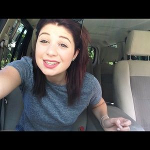 Meet your Posher, Alyssa