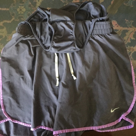Nike running shorts - Picture 3 of 4