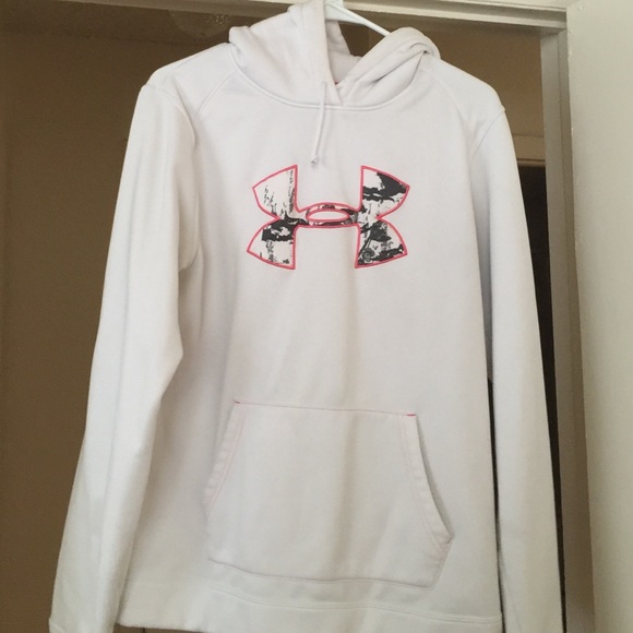 UNDER ARMOUR HOODIE 🎀