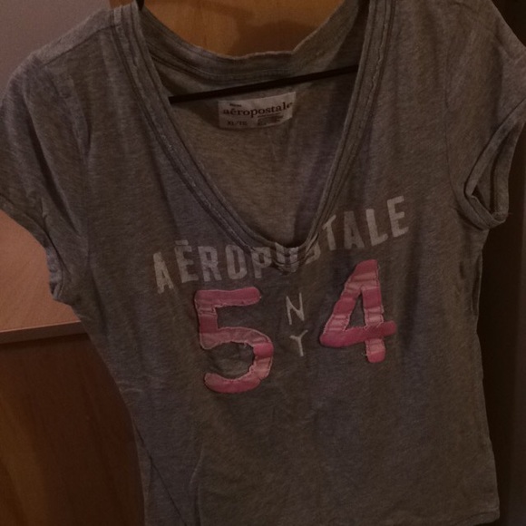Aero gray v-neck