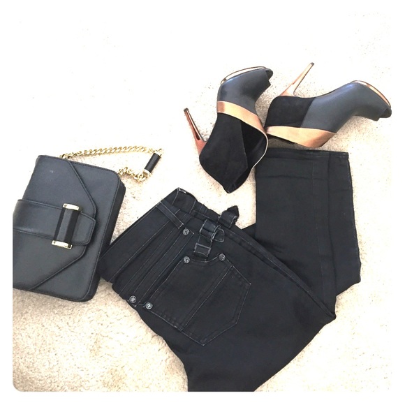 🎉HOST PICK 🎉Rock & Republic Jeans