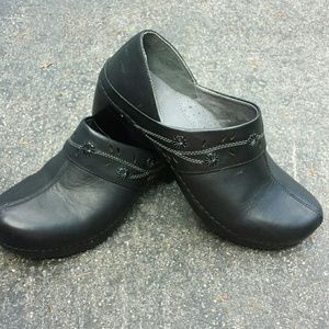 Dansko black summer clog