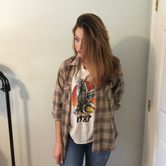SOLD ✨ Vintage Flannel - Picture 3 of 3