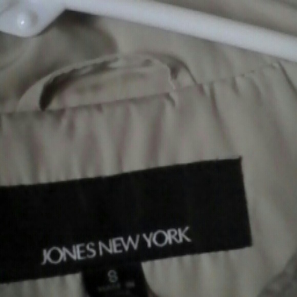 Light Over Coat - Picture 2 of 4