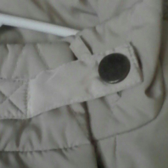 Light Over Coat - Picture 3 of 4