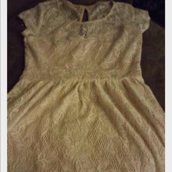 Cute cream dress brand new never worn