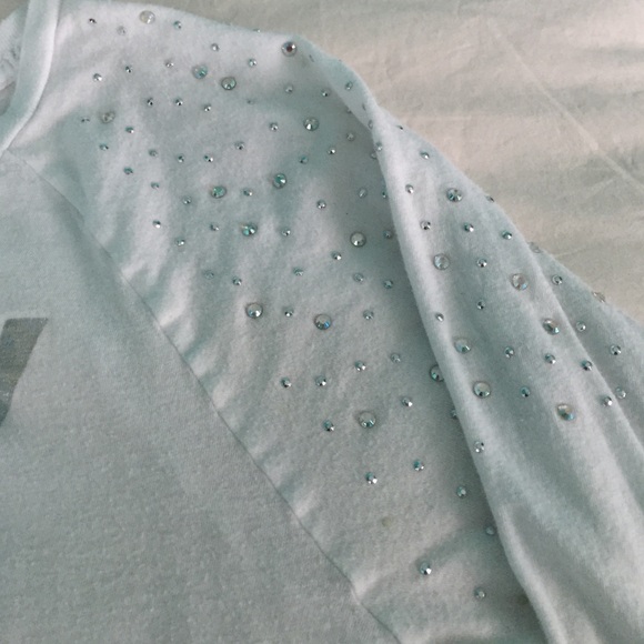 Victoria's Secret quarter sleeve shirt. - Picture 2 of 4