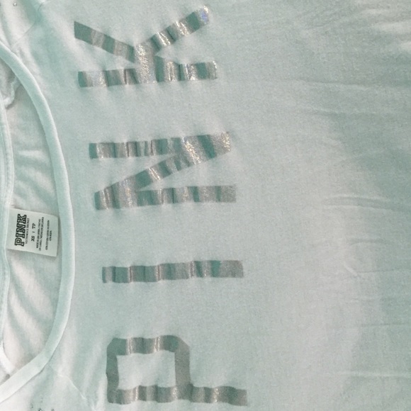 Victoria's Secret quarter sleeve shirt. - Picture 3 of 4