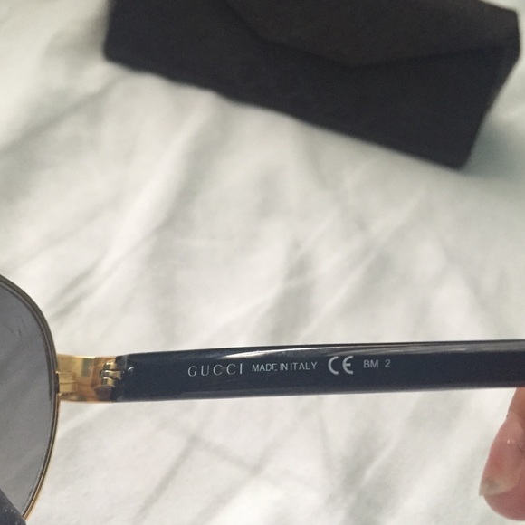 Gucci authentic sunglasses - Picture 3 of 4