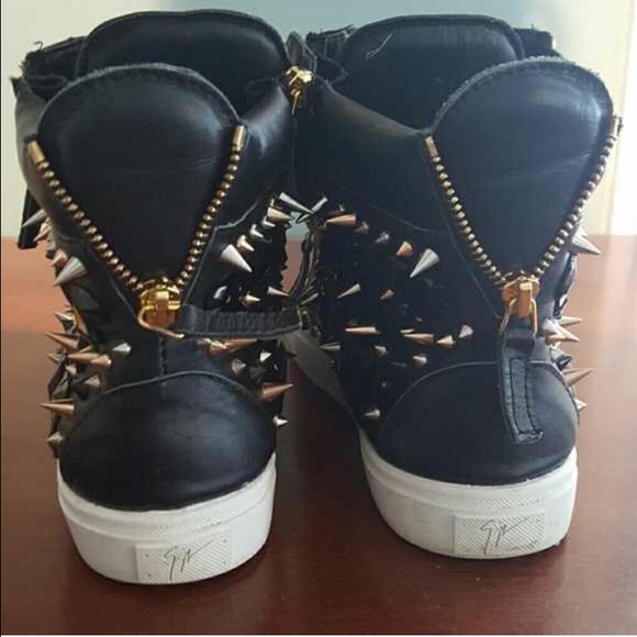 Giuseppe - Picture 3 of 3