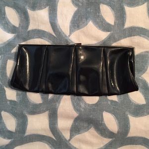 Express patent black clutch!