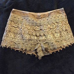 Tan brown lace fringe shorts 🌰