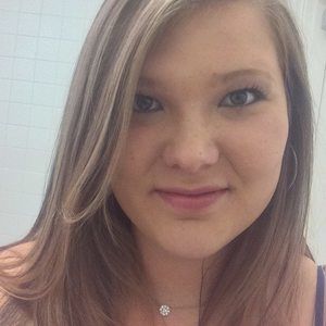 Meet your Posher, Alyssa