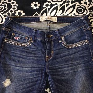 hollister jeans w rhinestones around pockets