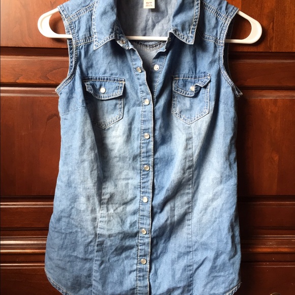 Denim sleeveless top