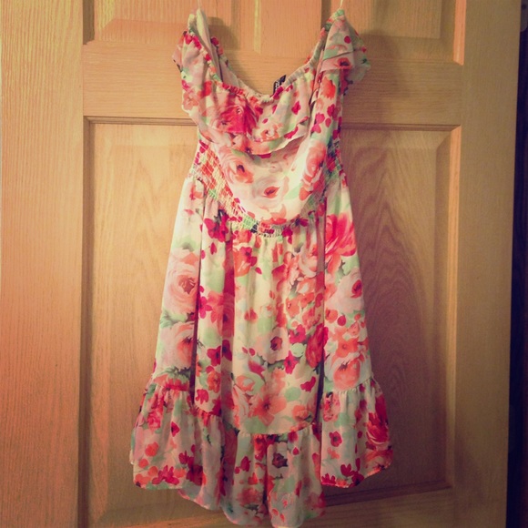 ❄️ Floral strapless dress