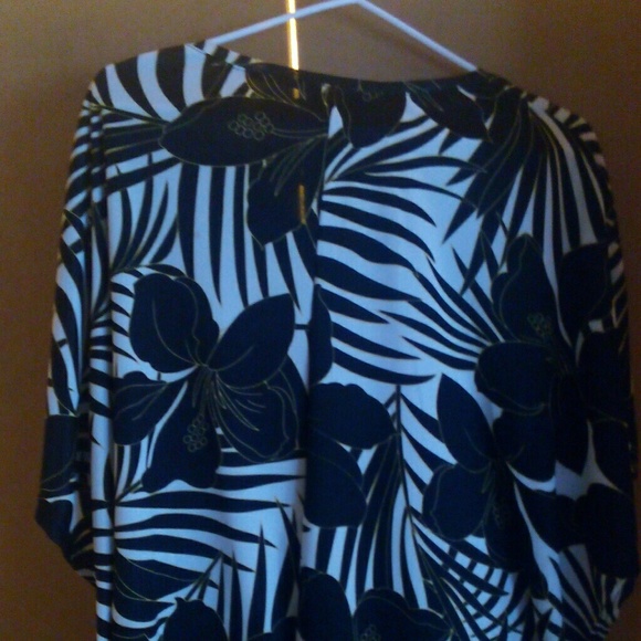 Blouse - Picture 2 of 2