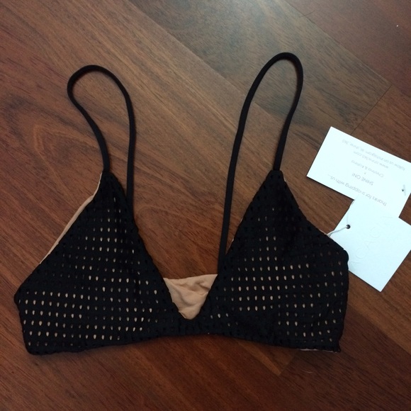❌SOLD❌Acacia Na Pali Top in Storm Mesh Large
