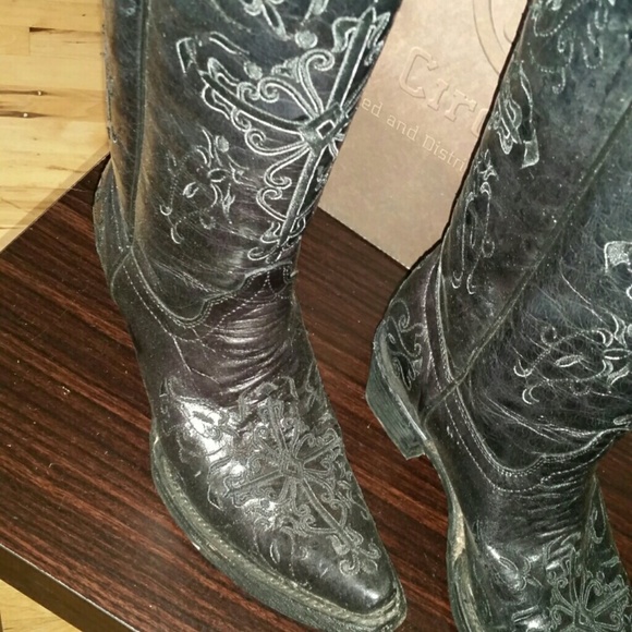 Black Cross Circle G by Corral boots - Picture 3 of 4