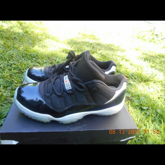 Nike Air Jordan XI 11 Retro Low Black/Infrared - Picture 2 of 4