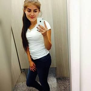 Meet your Posher, Yesenia