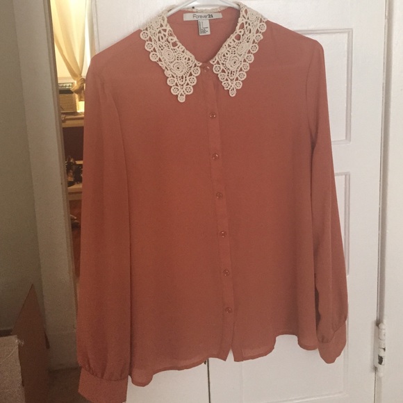 Crocheted collar chiffon button up top