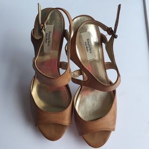 Simply Vera Vera Wang platform sandals