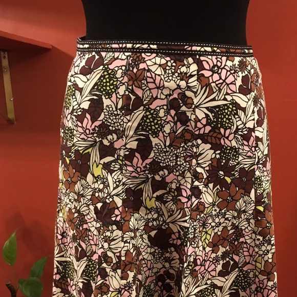 Lily Floral Aline Skirt Size Medium - Picture 1 of 6