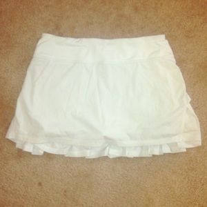 White ruffled tennis skirt