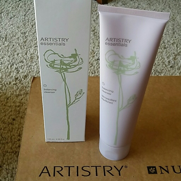 artistry essentials balancing cleanser