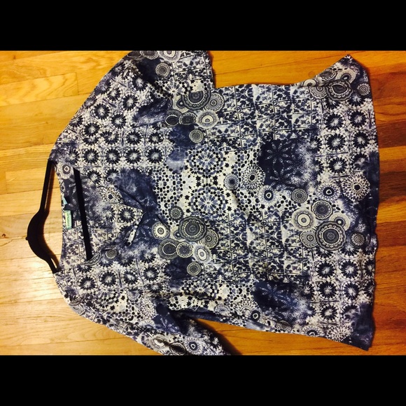 Avenue brand tunic size 22/24