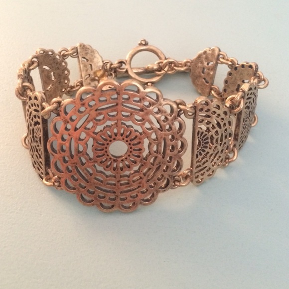 Gold flower bracelet