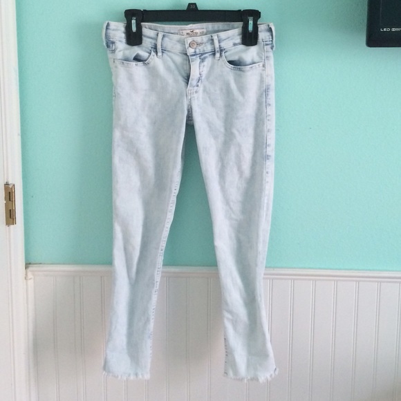 Cropped hollister jeans