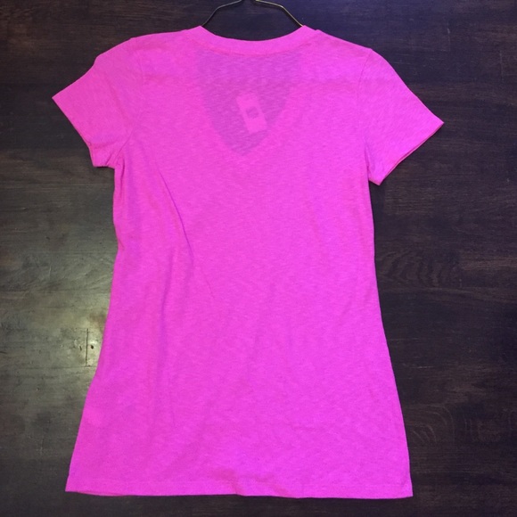 NWT Pink Gap Tee - Picture 2 of 2