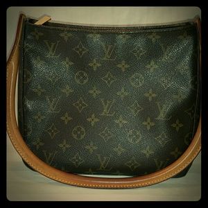 Louis Vuitton MM Monogram Looping Bag