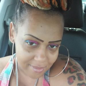 Meet your Posher, Monique