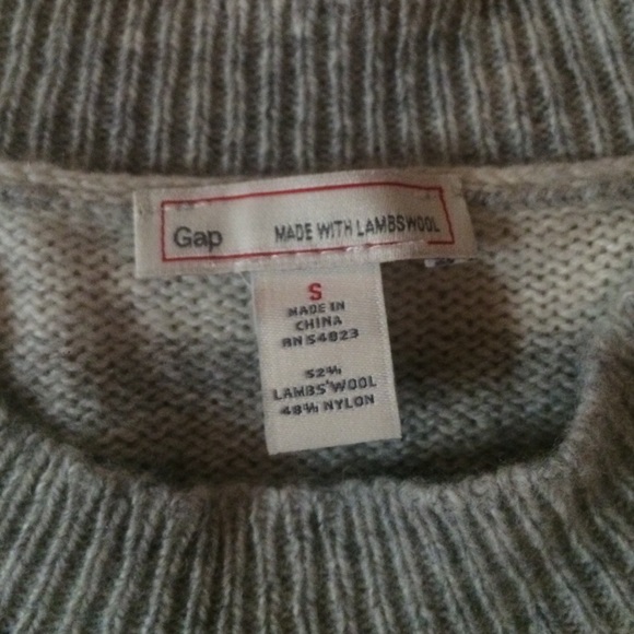 Gray and white sweater (never worn) - Picture 2 of 2