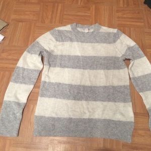 Gray and white sweater (never worn)