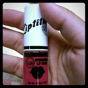 Liptitude lip stain