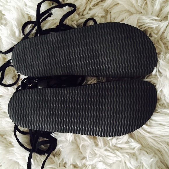 ❌SOLD❌ zara studded lace up sandals - Picture 2 of 3