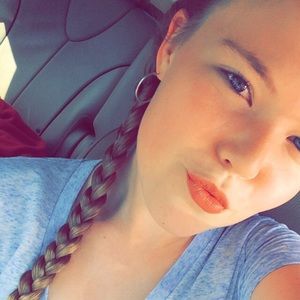 Meet your Posher, Rebecca