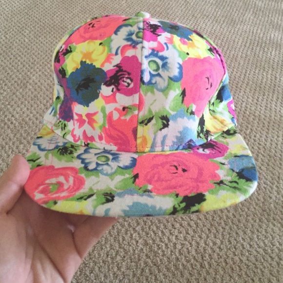 🌺Forever 21 floral hat🌺