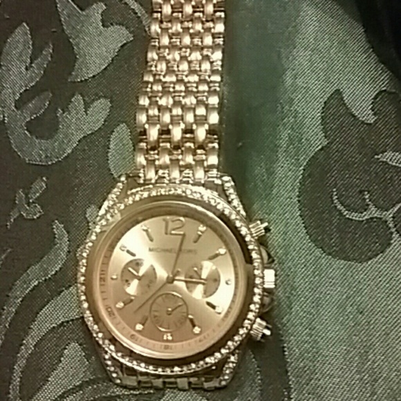 Watch - Picture 3 of 3