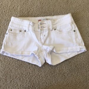 Levi's shorty short white