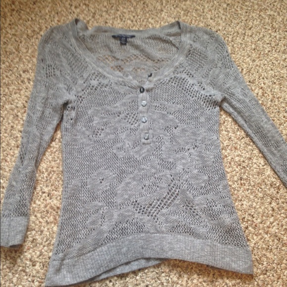American Eagle light gray crochet top