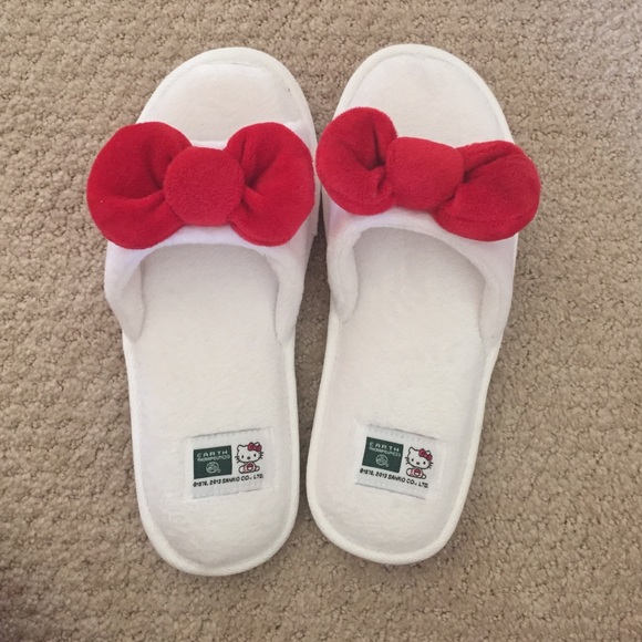 🎀hello kitty slippers🎀