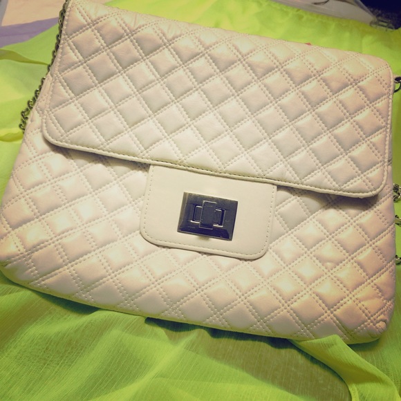 SOLD~ White Side Bag ~