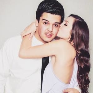 Meet your Posher, Avery